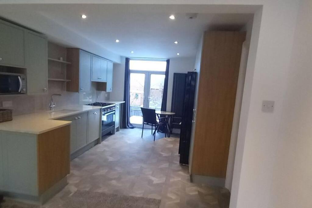 Apartment Lovely Commodious, Private Charming Studio, En *